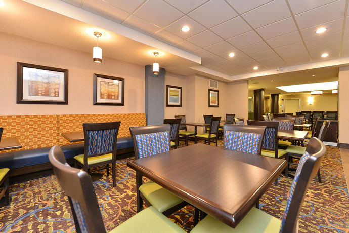 Imagen de los interiores del Hotel Holiday Inn Express and Suites Edmonton International Airport, An Ihg. Foto 12