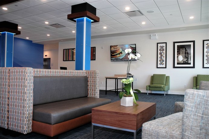 Imagen de los interiores del Hotel Holiday Inn Express and Suites Edmonton Sw - Windermere, An Ihg. Foto 11