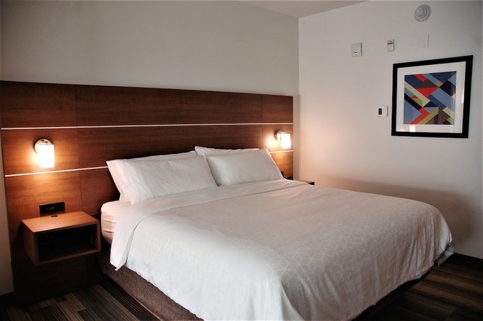 Imagen de la habitación del Hotel Holiday Inn Express and Suites Edmonton Sw - Windermere, An Ihg. Foto 8
