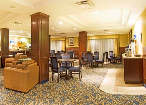 Imagen de la habitación del Hotel Holiday Inn Express and Suites Edson, An Ihg. Foto 10