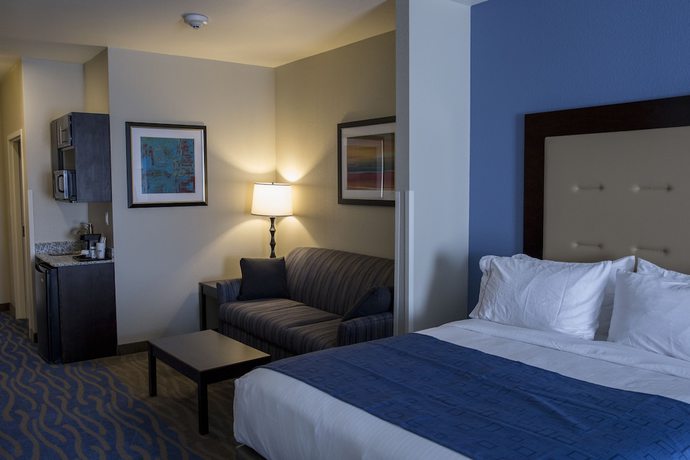 Imagen de la habitación del Hotel Holiday Inn Express and Suites Edwardsville, An Ihg. Foto 8