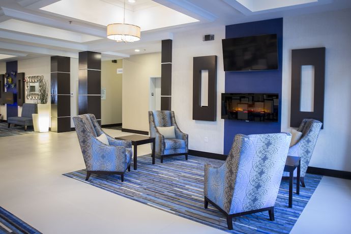 Imagen de los interiores del Hotel Holiday Inn Express and Suites Edwardsville, An Ihg. Foto 16