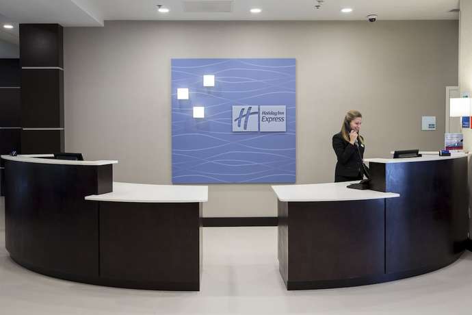 Imagen de los interiores del Hotel Holiday Inn Express and Suites Edwardsville, An Ihg. Foto 17