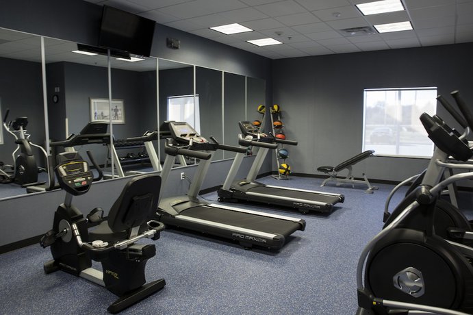 Imagen de los interiores del Hotel Holiday Inn Express and Suites Edwardsville, An Ihg. Foto 18