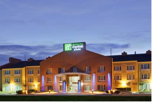 Imagen de la habitación del Hotel Holiday Inn Express and Suites Elk Grove West I-5, An Ihg. Foto 2