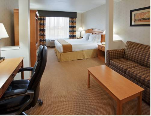 Imagen de la habitación del Hotel Holiday Inn Express and Suites Elk Grove West I-5, An Ihg. Foto 10