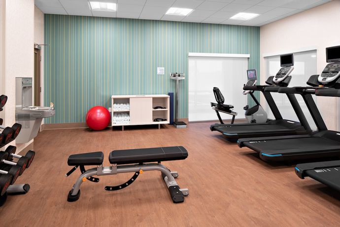 Imagen de los interiores del Hotel Holiday Inn Express and Suites Elkhorn - Lake Geneva Area, an IHG. Foto 15