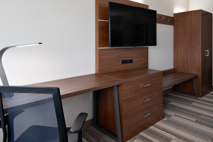 Imagen de la habitación del Hotel Holiday Inn Express and Suites Elkhorn - Lake Geneva Area, an IHG. Foto 12