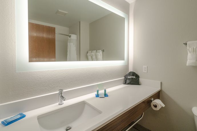 Imagen de la habitación del Hotel Holiday Inn Express and Suites Elkins, An Ihg. Foto 12
