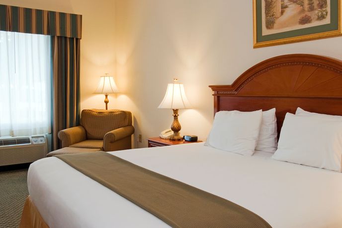 Imagen de la habitación del Hotel Holiday Inn Express and Suites Emporia, An Ihg. Foto 3