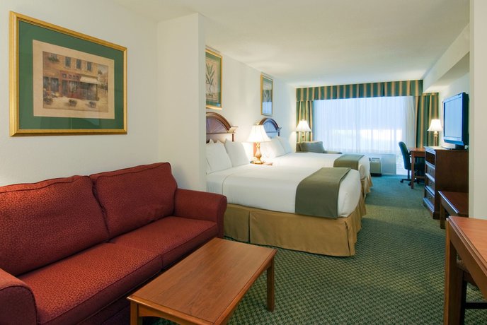 Imagen de la habitación del Hotel Holiday Inn Express and Suites Emporia, An Ihg. Foto 6