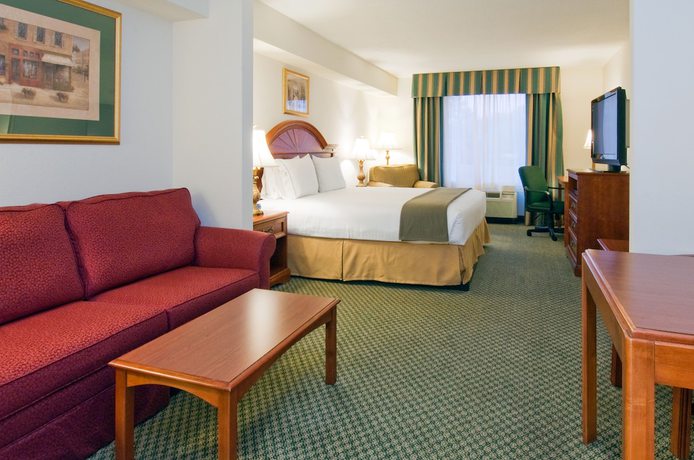 Imagen de la habitación del Hotel Holiday Inn Express and Suites Emporia, An Ihg. Foto 11