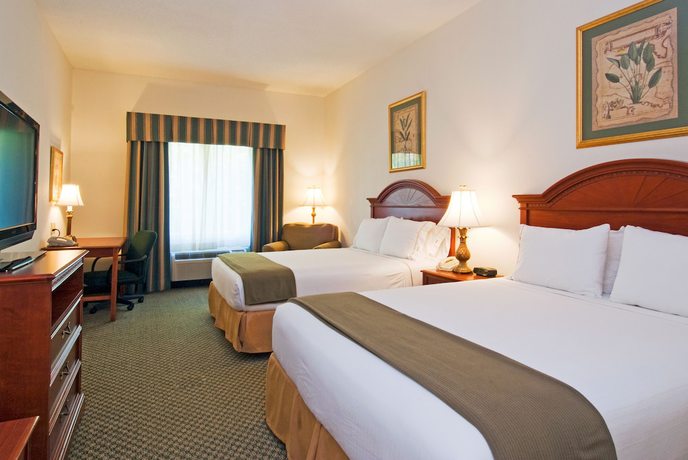 Imagen de la habitación del Hotel Holiday Inn Express and Suites Emporia, An Ihg. Foto 12