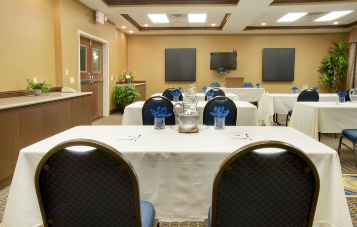 Imagen de los interiores del Hotel Holiday Inn Express and Suites Energy Corridor West Oaks, An Ihg. Foto 10