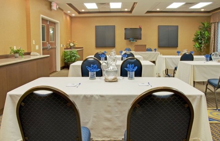 Imagen de los interiores del Hotel Holiday Inn Express and Suites Energy Corridor West Oaks, An Ihg. Foto 11