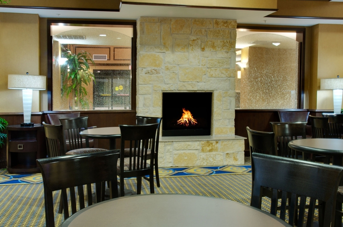 Imagen del bar/restaurante del Hotel Holiday Inn Express and Suites Energy Corridor West Oaks, An Ihg. Foto 4