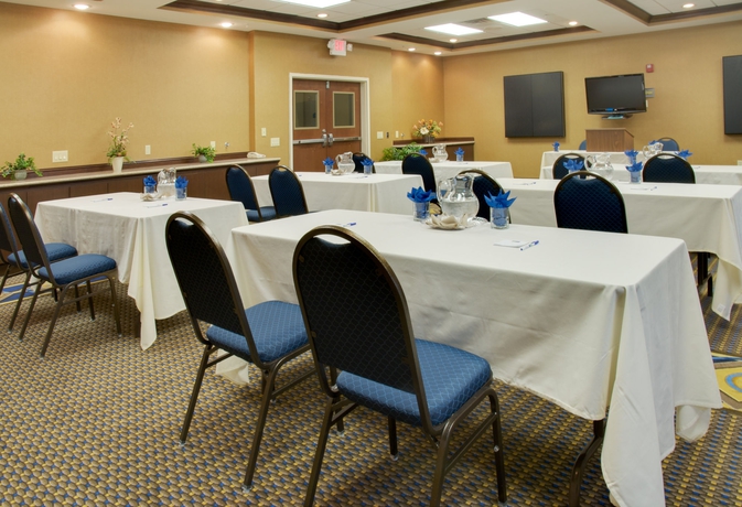 Imagen de los interiores del Hotel Holiday Inn Express and Suites Energy Corridor West Oaks, An Ihg. Foto 12