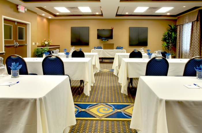 Imagen de los interiores del Hotel Holiday Inn Express and Suites Energy Corridor West Oaks, An Ihg. Foto 13