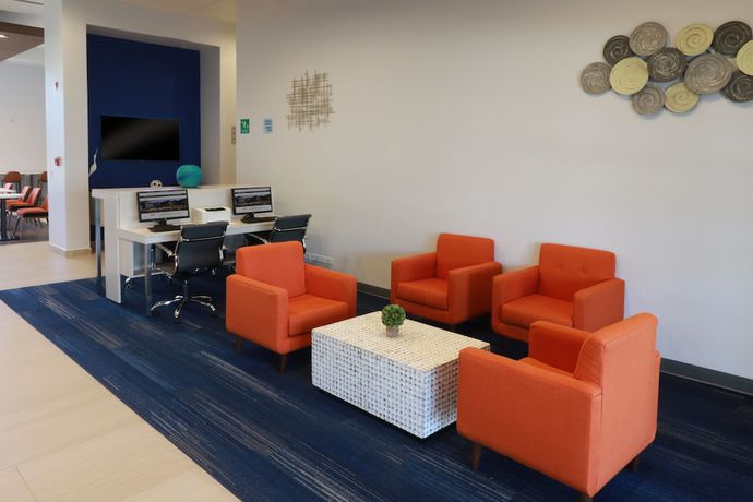 Imagen de los interiores del Hotel Holiday Inn Express and Suites Ensenada Centro. Foto 16