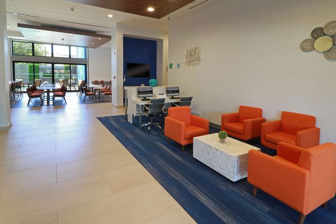 Imagen de los interiores del Hotel Holiday Inn Express and Suites Ensenada Centro. Foto 17