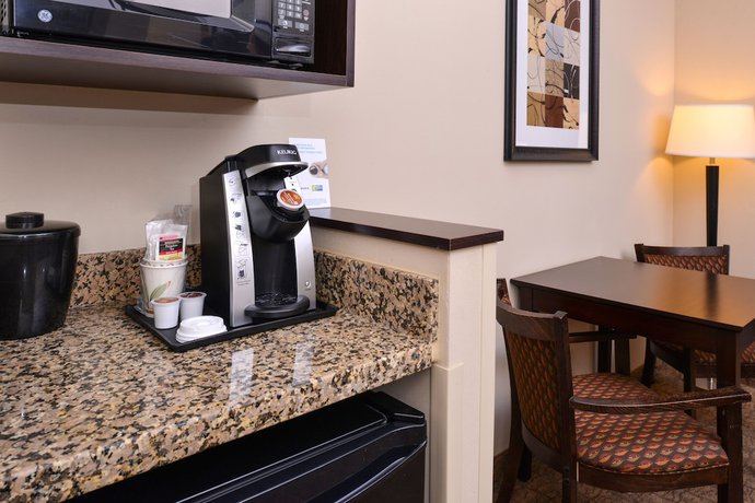 Imagen de la habitación del Hotel Holiday Inn Express and Suites Fairmont, an IHG. Foto 9