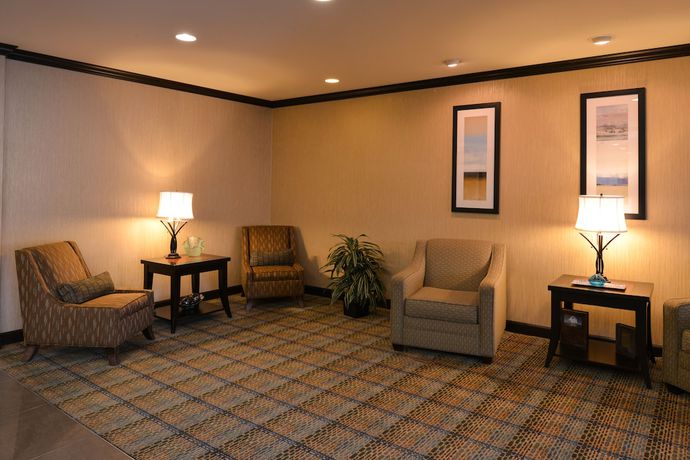 Imagen de los interiores del Hotel Holiday Inn Express and Suites Fairmont, an IHG. Foto 20