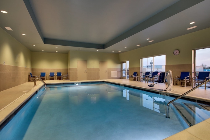 Imagen de la piscina del Hotel Holiday Inn Express and Suites Findlay North, An Ihg. Foto 19