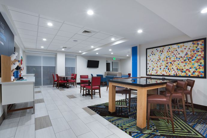 Imagen de los interiores del Hotel Holiday Inn Express and Suites Fleming Island, an IHG. Foto 15