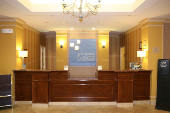 Imagen de los interiores del Hotel Holiday Inn Express and Suites Florence I-95 and I-20 Civic Ctr, An Ihg. Foto 4
