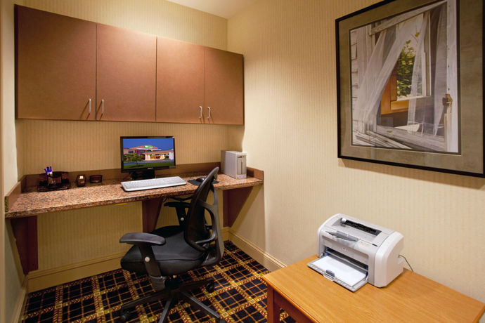 Imagen de los interiores del Hotel Holiday Inn Express and Suites Florence I-95 and I-20 Civic Ctr, An Ihg. Foto 9