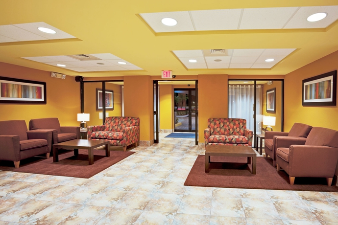 Imagen de los interiores del Hotel Holiday Inn Express and Suites Fort Lauderdale Airport West, an IHG Hotel. Foto 12