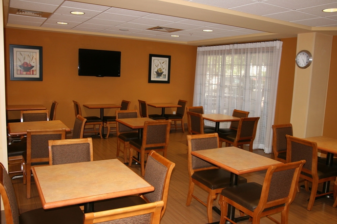 Imagen del bar/restaurante del Hotel Holiday Inn Express and Suites Fort Lauderdale Airport West, an IHG Hotel. Foto 3