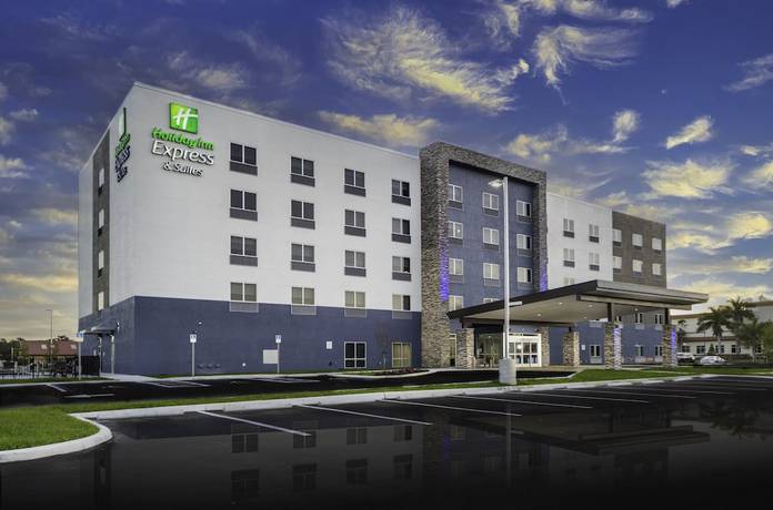 Imagen general del Hotel Holiday Inn Express and Suites Fort Myers Airport, an IHG. Foto 1