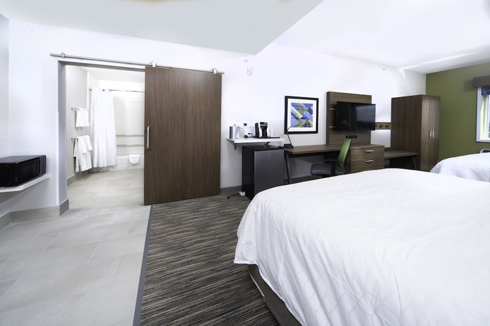 Imagen de la habitación del Hotel Holiday Inn Express and Suites Fort Myers Airport, an IHG. Foto 11