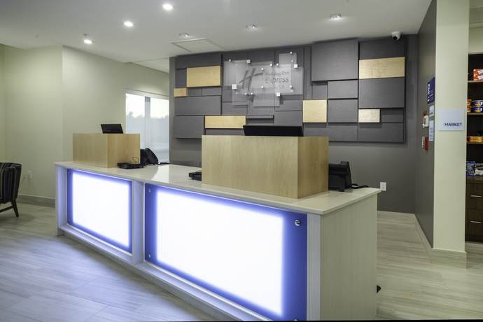 Imagen de los interiores del Hotel Holiday Inn Express and Suites Fort Myers Airport, an IHG. Foto 20