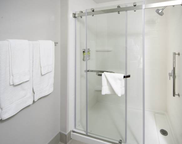 Imagen de la habitación del Hotel Holiday Inn Express and Suites Fort Myers Airport, an IHG. Foto 16