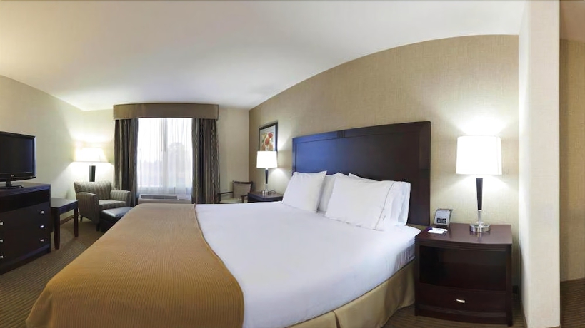 Imagen de la habitación del Hotel Holiday Inn Express and Suites Fresno Northwest-herndon, An Ihg. Foto 8