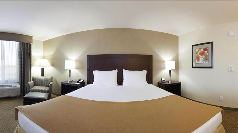 Imagen de la habitación del Hotel Holiday Inn Express and Suites Fresno Northwest-herndon, An Ihg. Foto 11
