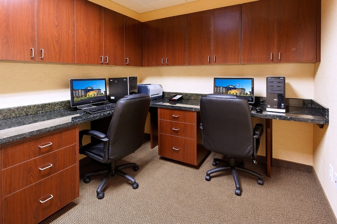 Imagen general del Hotel Holiday Inn Express and Suites Fresno Northwest-herndon, An Ihg. Foto 2