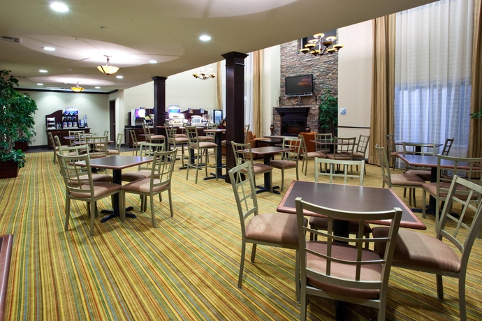 Imagen general del Hotel Holiday Inn Express and Suites Fresno South, An Ihg. Foto 3