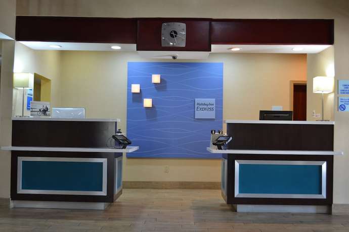 Imagen de los interiores del Hotel Holiday Inn Express and Suites Gainesville, An Ihg. Foto 18