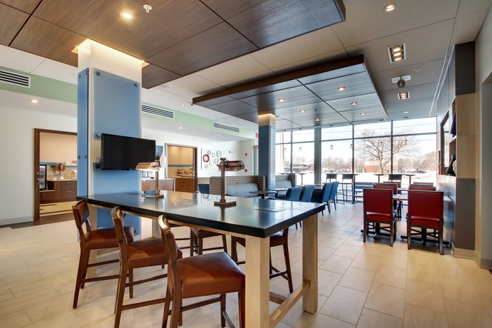 Imagen de los interiores del Hotel Holiday Inn Express and Suites Galesburg, An Ihg. Foto 17