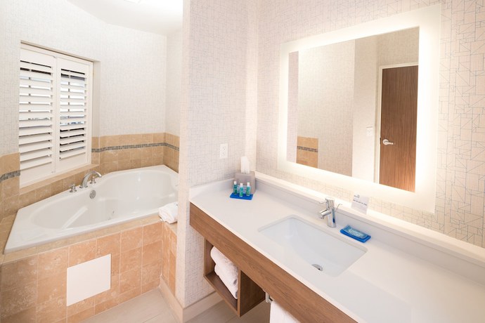 Imagen de la habitación del Hotel Holiday Inn Express and Suites Gaylord, an IHG. Foto 14