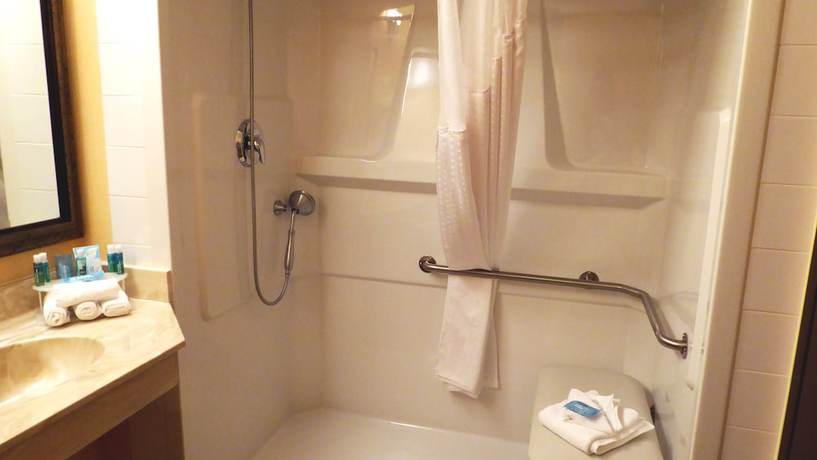 Imagen de la habitación del Hotel Holiday Inn Express and Suites Grande Prairie, An Ihg. Foto 6