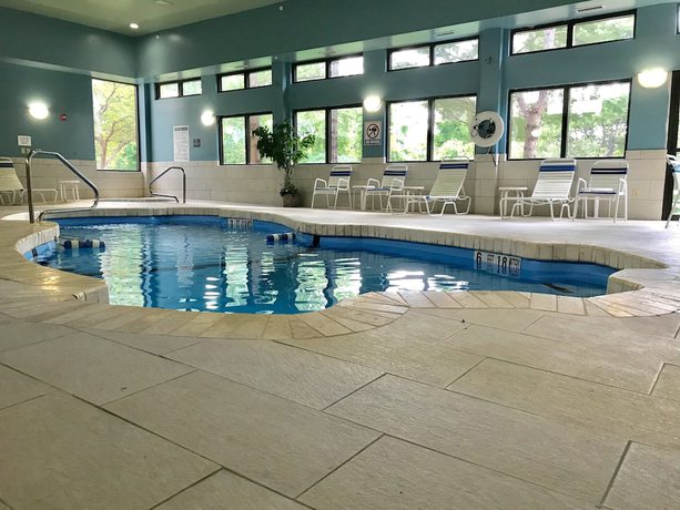 Imagen de la piscina del Hotel Holiday Inn Express and Suites Great Barrington, An Ihg. Foto 19