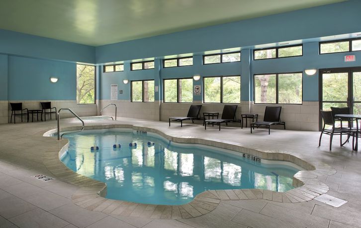 Imagen de la piscina del Hotel Holiday Inn Express and Suites Great Barrington, An Ihg. Foto 20