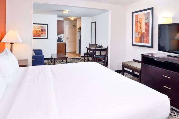 Imagen de la habitación del Hotel Holiday Inn Express and Suites Greenfield, An Ihg. Foto 8