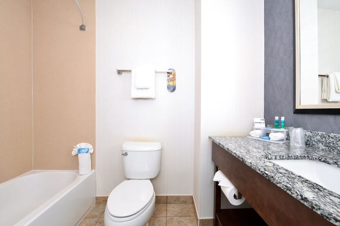 Imagen de la habitación del Hotel Holiday Inn Express and Suites Greenfield, An Ihg. Foto 11