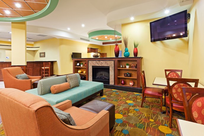Imagen de los interiores del Hotel Holiday Inn Express and Suites Greensboro-(I-40 Wendover), an IHG. Foto 16