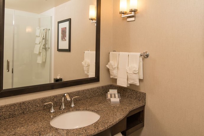Imagen de la habitación del Hotel Holiday Inn Express and Suites Greensboro-(I-40 Wendover), an IHG. Foto 10